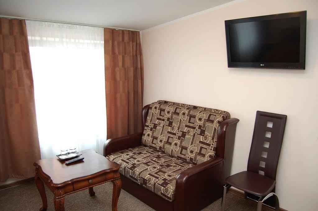 Aleksandri Hotel Tartu Ngoại thất bức ảnh