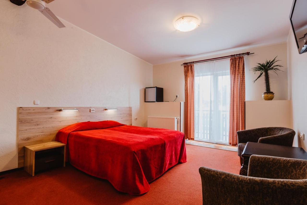 Aleksandri Hotel Tartu Ngoại thất bức ảnh
