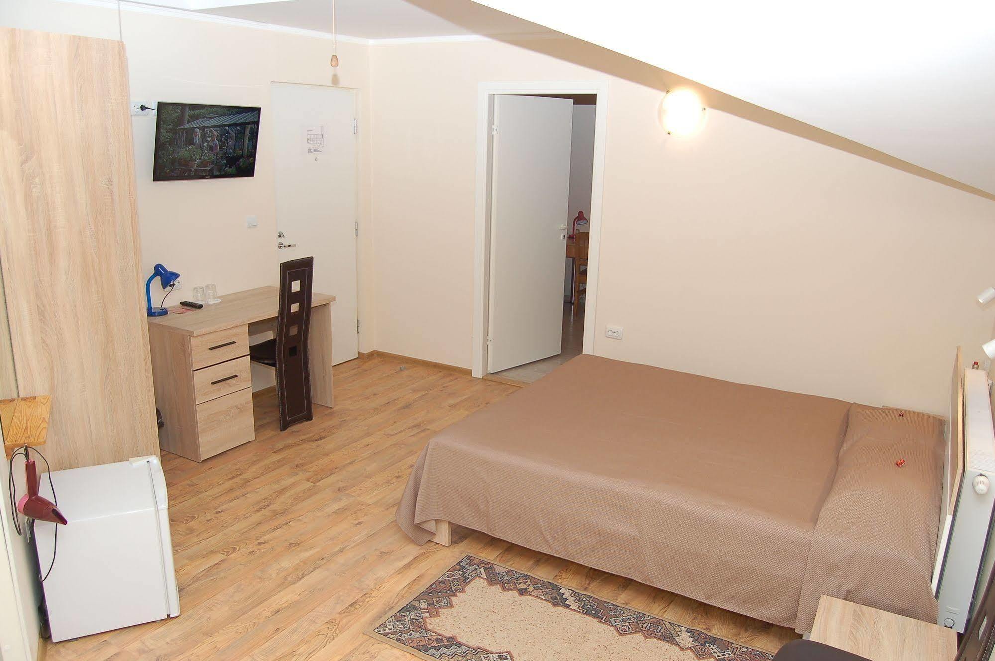 Aleksandri Hotel Tartu Ngoại thất bức ảnh